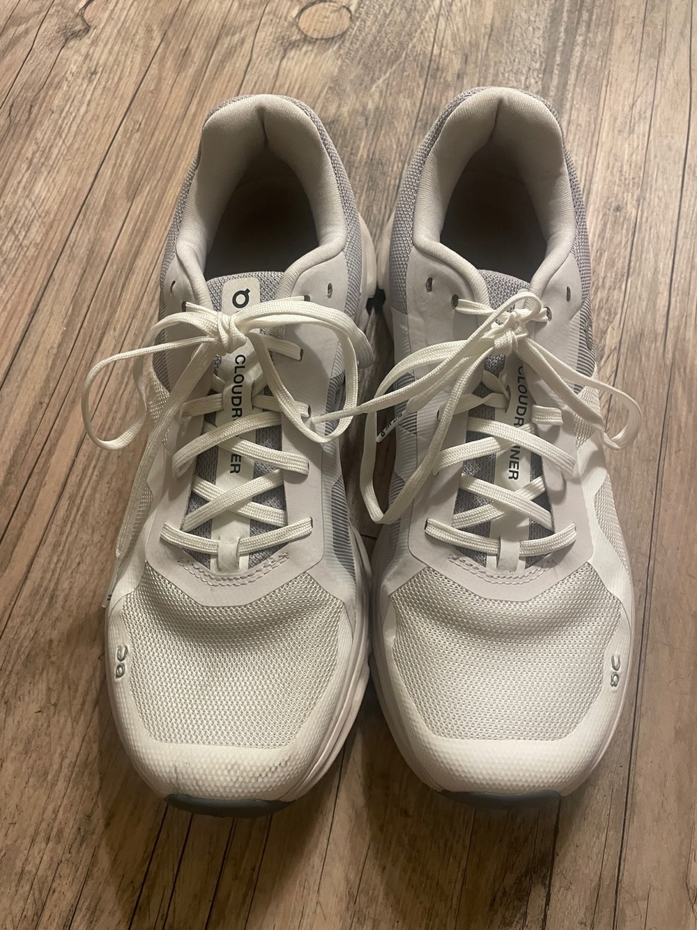 On Cloudrunner Running Shoes – Women’s White/Grey Sneakers Size 9W